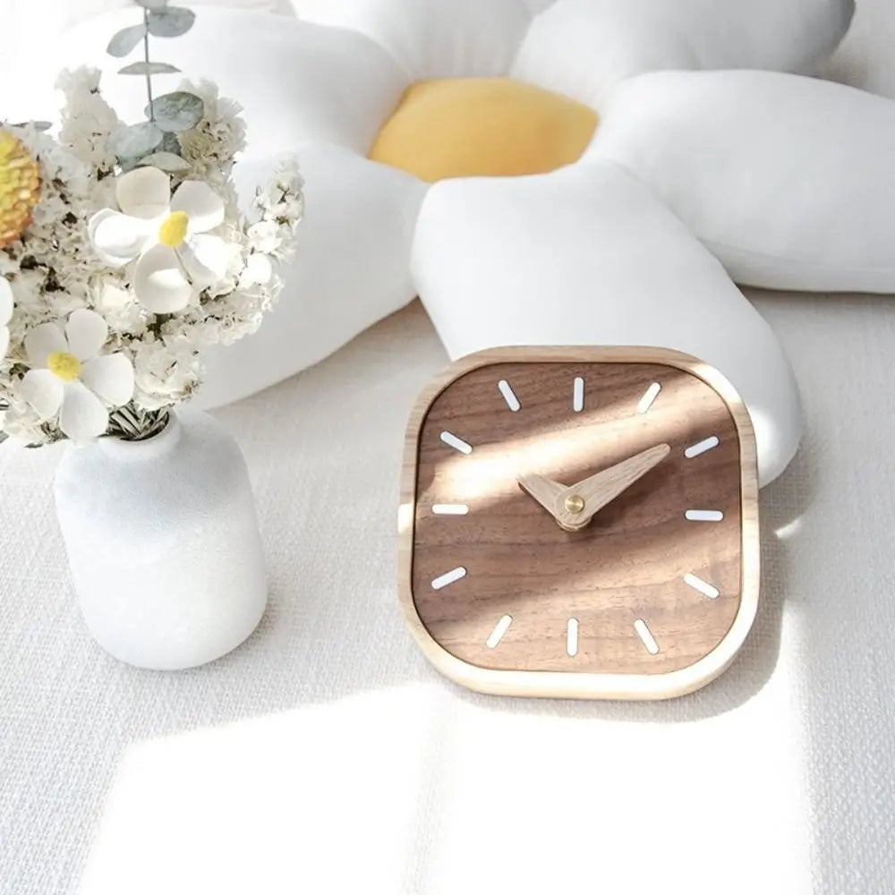 Home Decoration Retro Tabletop Clock Exquisite Decorative Bedside Table Clock Wooden Silent Clocks Home Decor