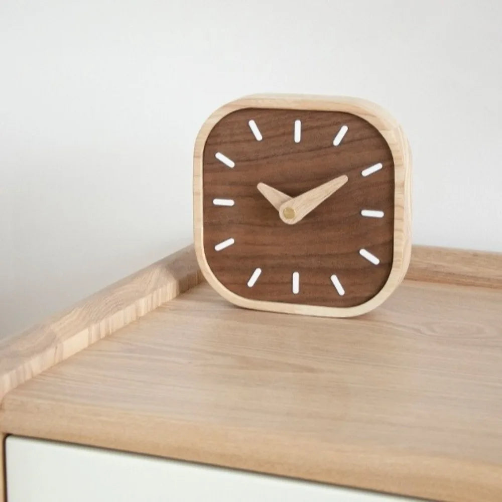 Home Decoration Retro Tabletop Clock Exquisite Decorative Bedside Table Clock Wooden Silent Clocks Home Decor