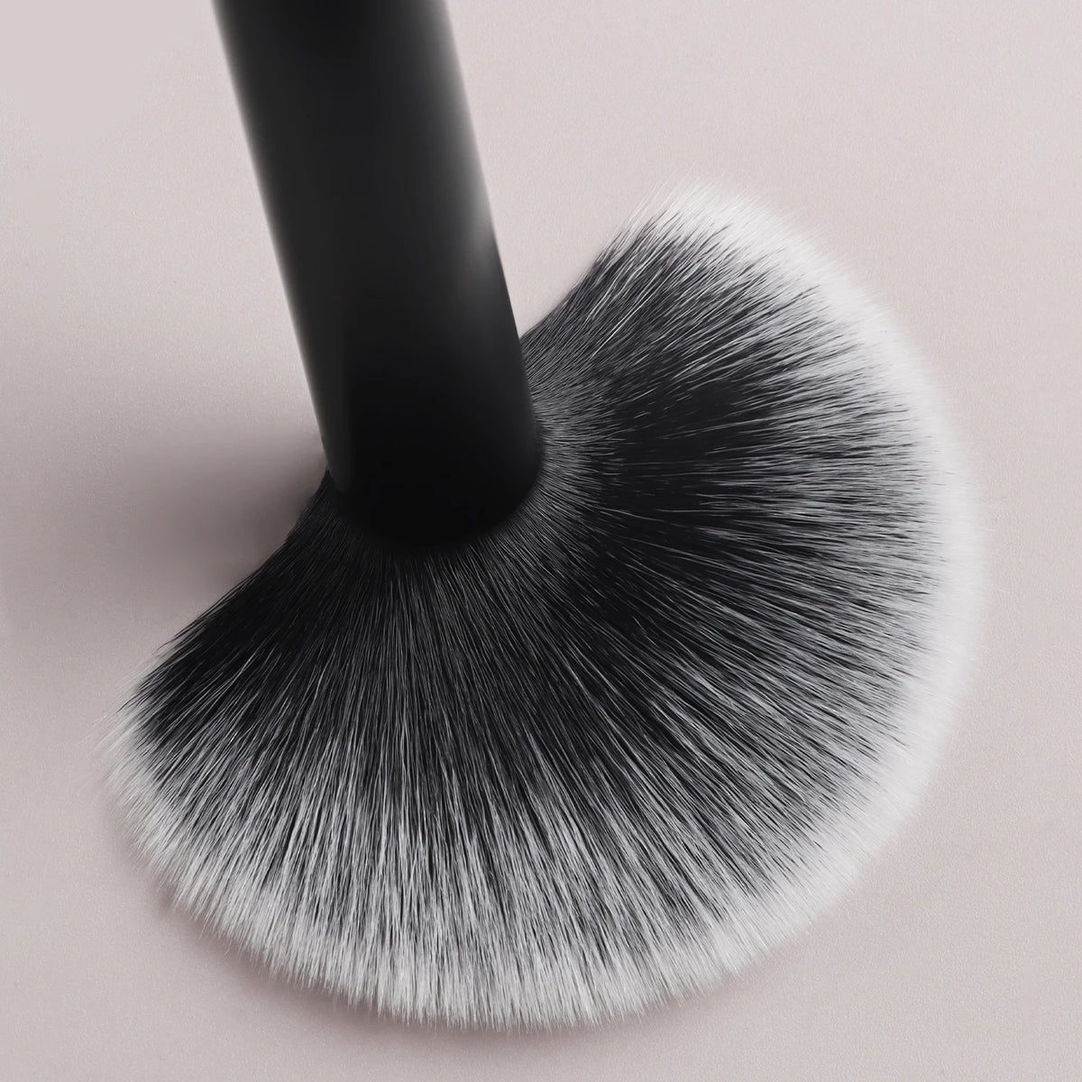 12pcs Professional Makeup Brush Set – Multifunctional Cosmetic Brushes